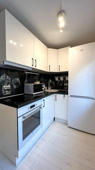 New Modern Apartments In The City Center Narva Exterior photo